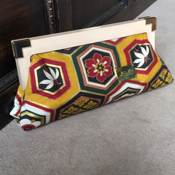 Handbags - Amazing Clutch!!